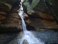 Vodopád v přírodní památce Pivnice - Zderaz