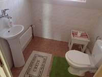 toaleta B-podkroví - pronájem chalupy Bílý Kámen