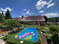 zahrada s bazénem - rekreační dům ubytování Úpice-Radeč