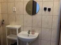 Sprchový kout a vlastní WC v každém apartmánu - Lipnice nad Sázavou