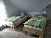 Třílůžkový pokoj - samostatné postele - chalupa k pronajmutí Slavkovice