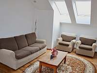 Společenská místnost - obývací pokoj - chalupa ubytování Příštpo
