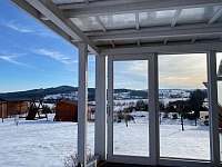 Pohled z terasy - pronájem rekreačního domu Sněžné na Moravě