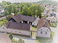 Pohled z dronu - pronájem chalupy Kojetice na Moravě