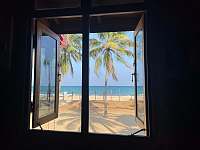 Výhled z okna - chata k pronajmutí Šrí Lanka