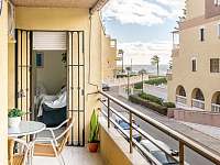 Posezení na terase s výhledem na moře - apartmán ubytování Salobreňa - Costa Tropical, Andalusie, Španělsko