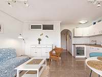 obývací pokoj s kuchyní - apartmán k pronajmutí Palm-Mar, Arona, Tenerife