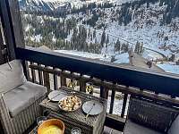 Výhled z terasy apartmánu v zimě - k pronajmutí Švýcarsko - Champoussin
