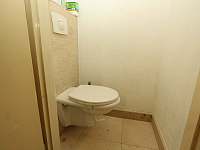 WC - chata k pronajmutí Těchoděly