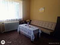 Pokoj s rozkládací sedačkou a manželskou postelí - Petrovice u Měčína